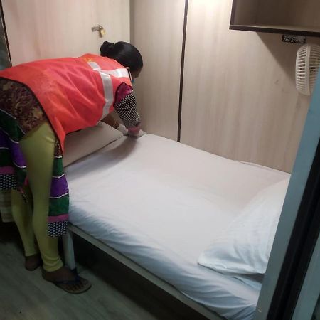 Abuzz Sewri Hostel Mumbai Exterior photo