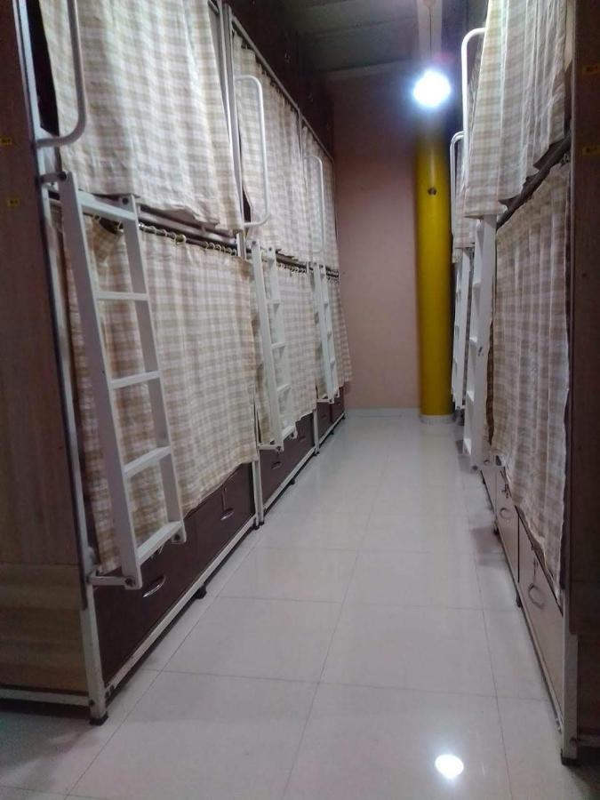 Abuzz Sewri Hostel Mumbai Exterior photo